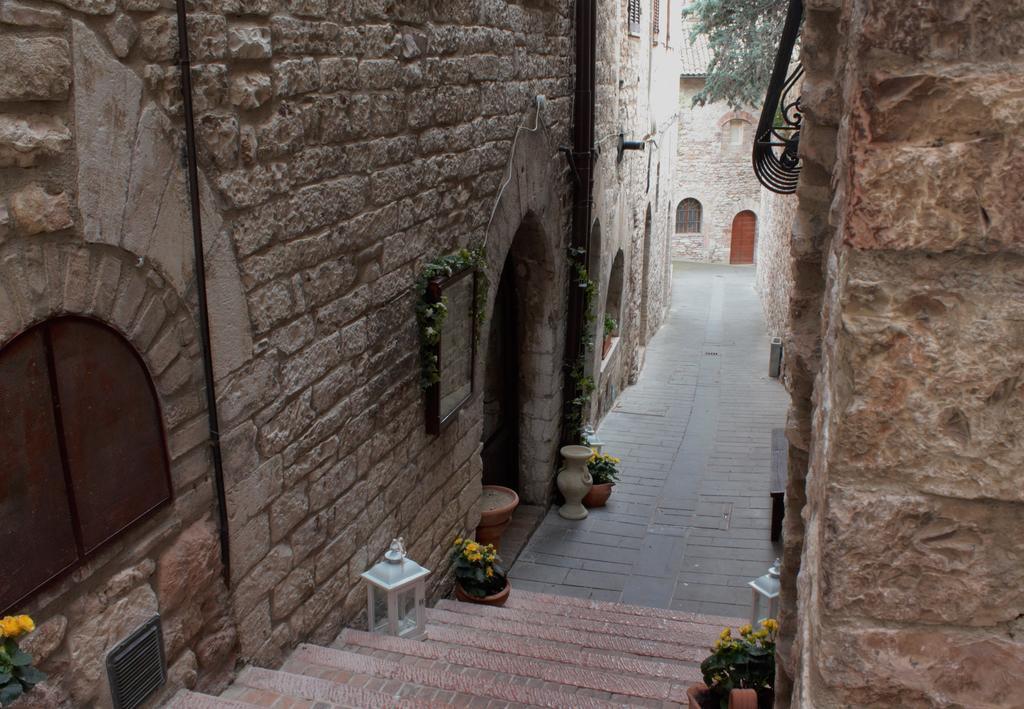 Hotel Il Vicoletto Asís Exterior foto